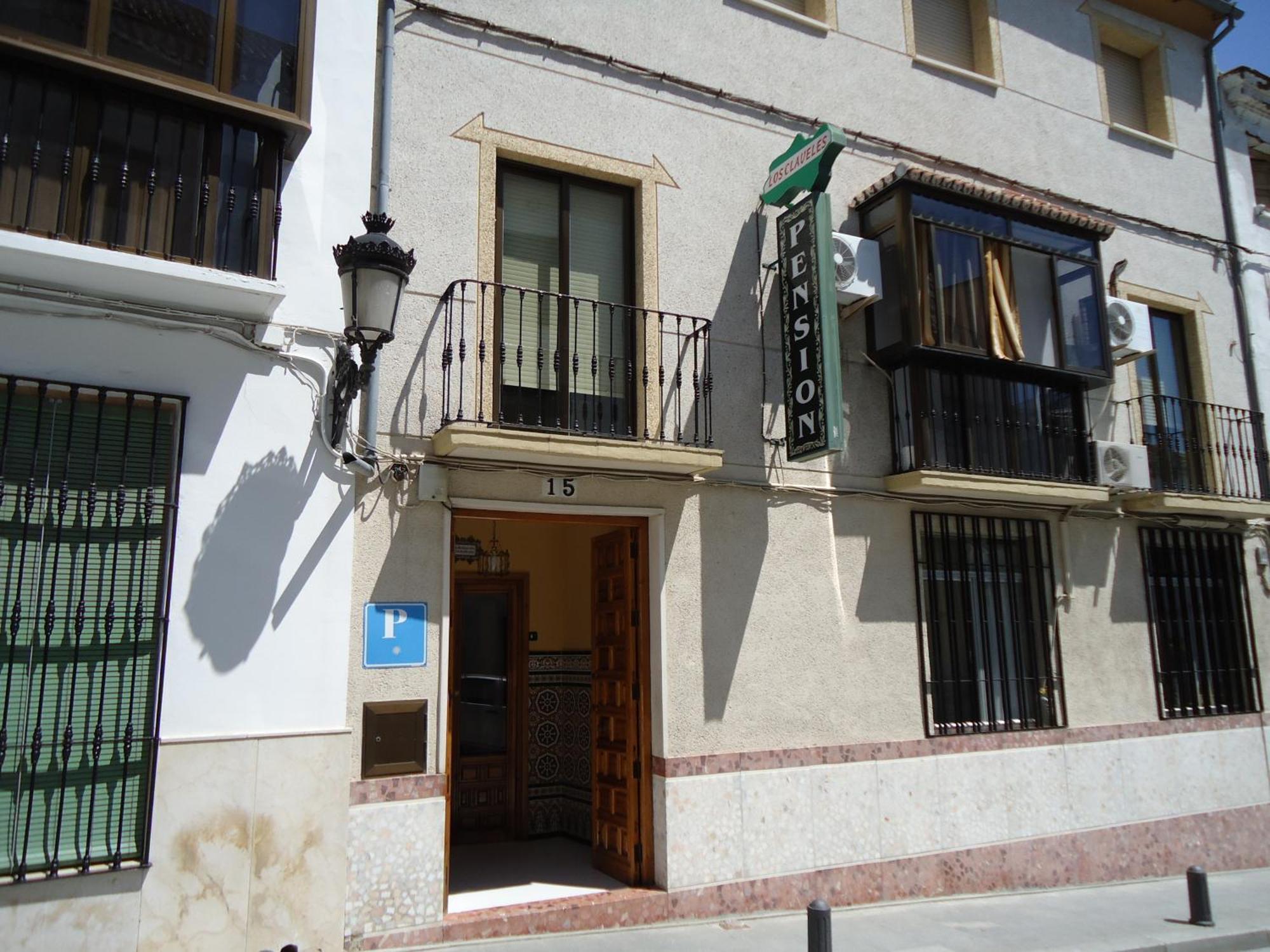 Hostal Los Claveles Baena Kültér fotó