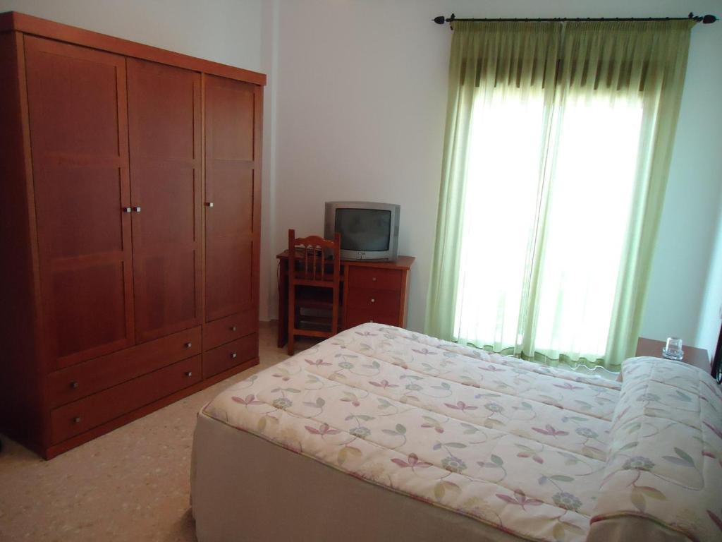 Hostal Los Claveles Baena Szoba fotó